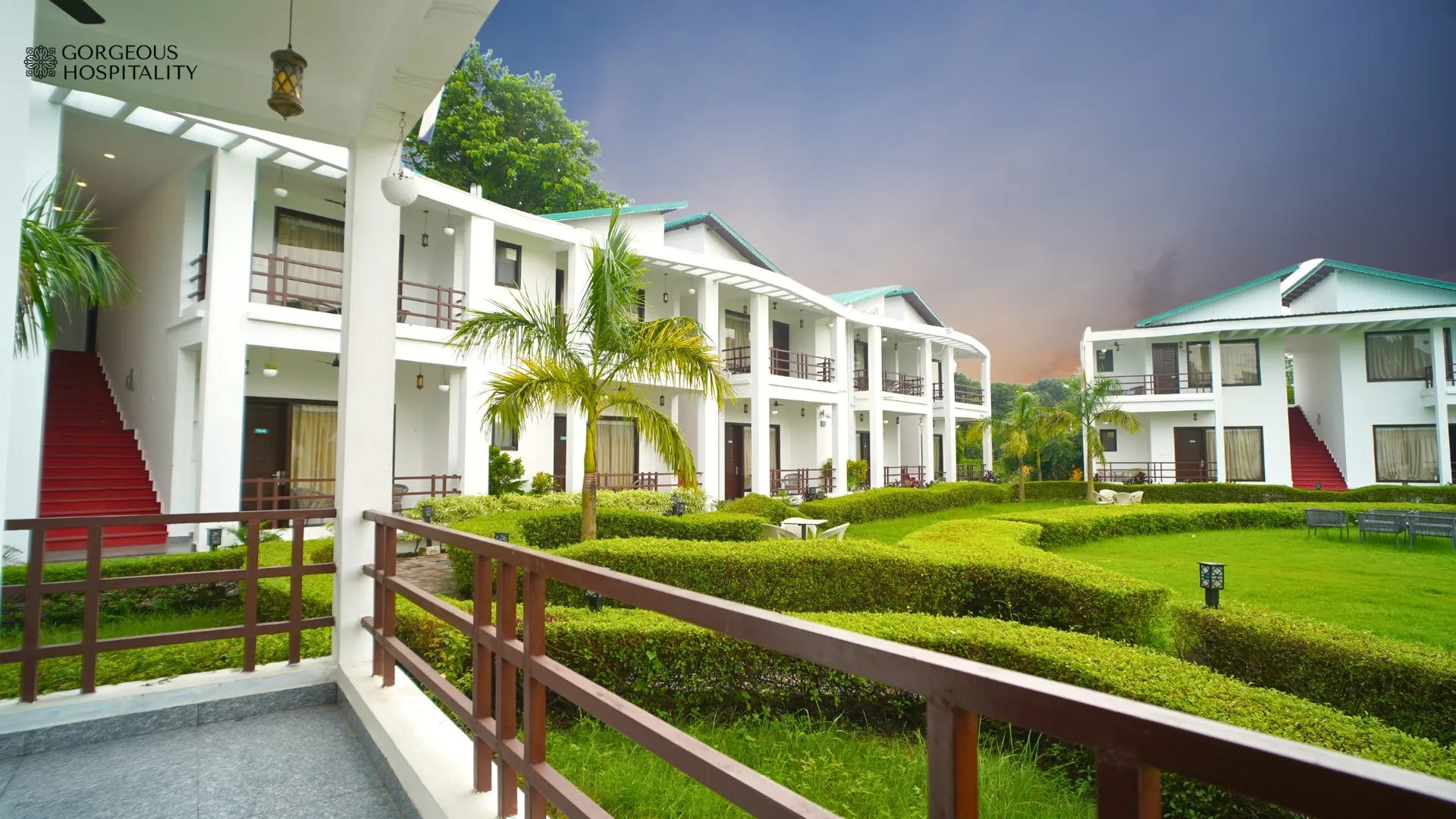 Premium Horizon Lawn View